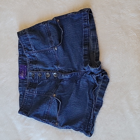 Miley Cyrus & Max Azria size 13? High Rise Denim Shorts - Picture 1 of 5